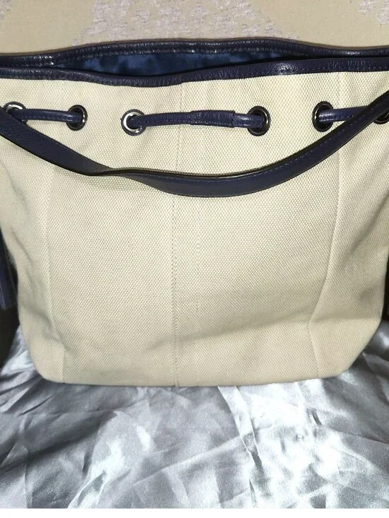 Coach - Picture 8 of 15